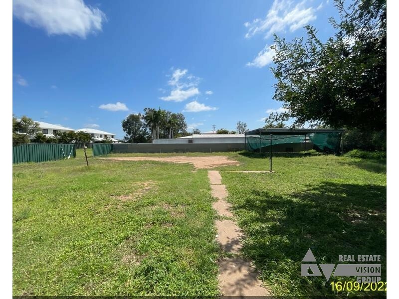 42 Doon St, Blackwater QLD 4717