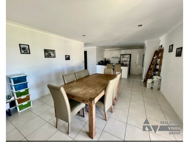 37 Thornton St, Emerald QLD 4720