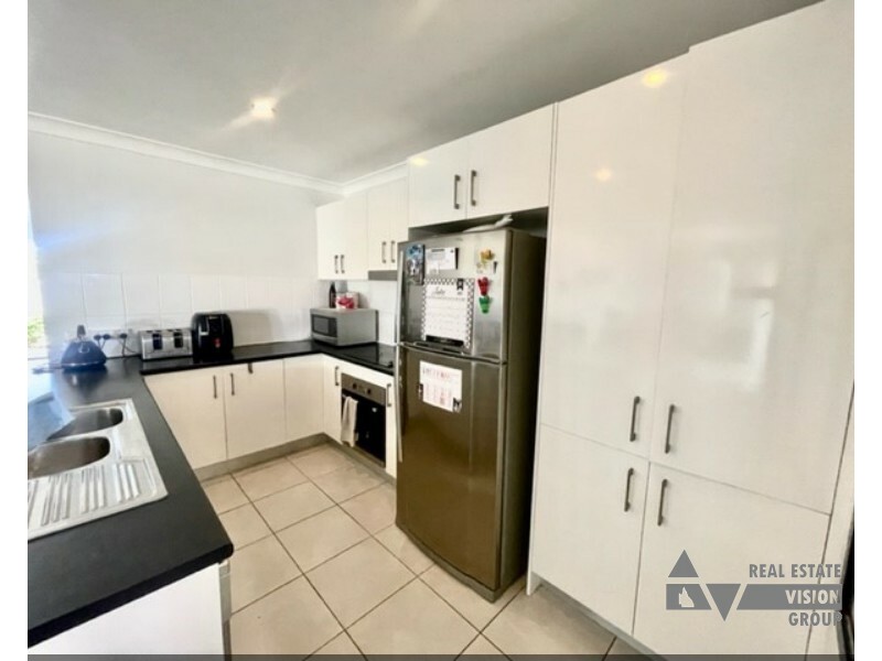37 Thornton St, Emerald QLD 4720