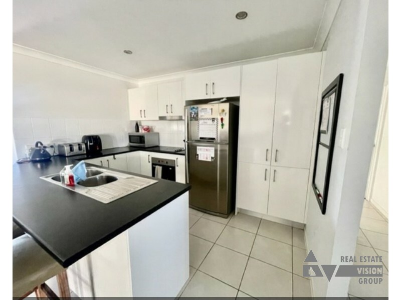 37 Thornton St, Emerald QLD 4720