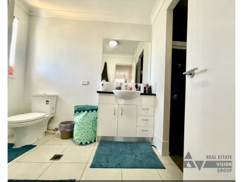 37 Thornton St, Emerald QLD 4720