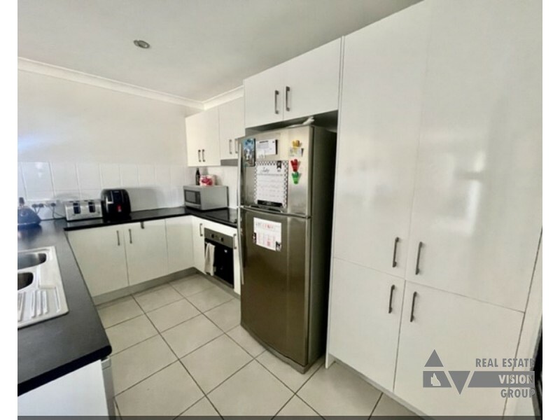 37 Thornton St, Emerald QLD 4720