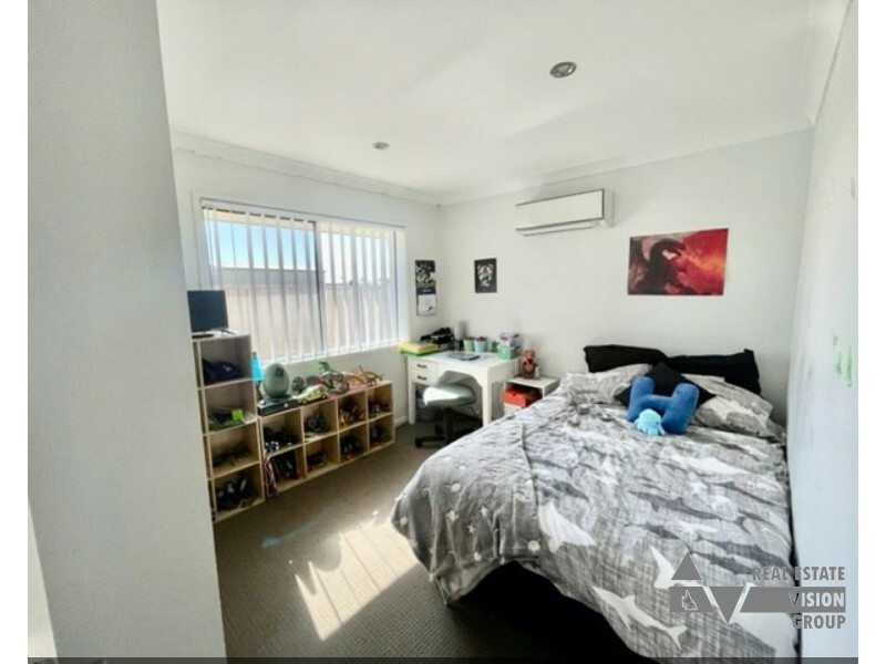 37 Thornton St, Emerald QLD 4720