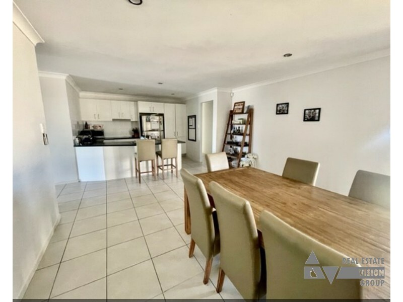 37 Thornton St, Emerald QLD 4720