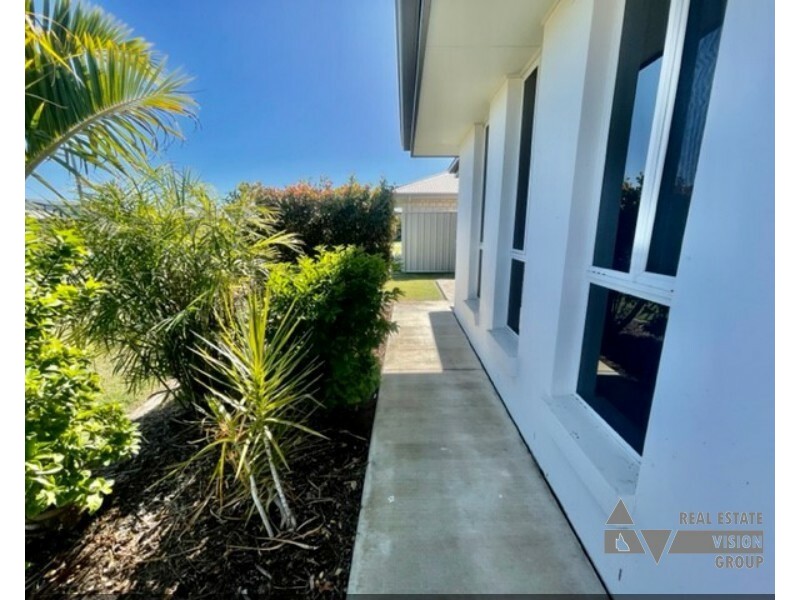 37 Thornton St, Emerald QLD 4720