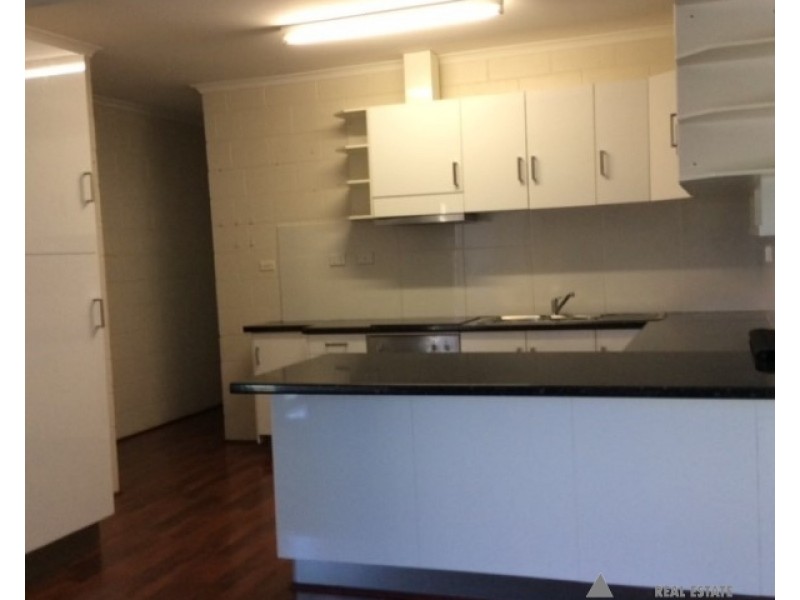 Unit 4/6 Clark Dr, Emerald QLD 4720