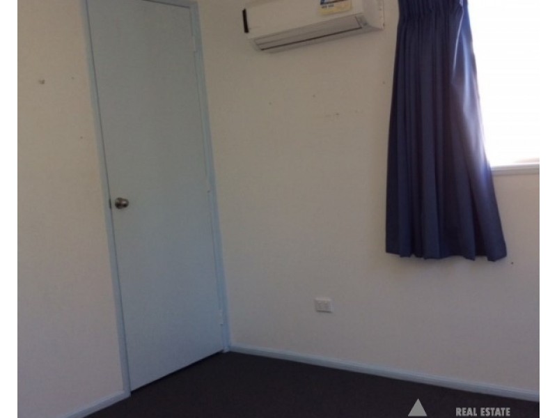 Unit 4/6 Clark Dr, Emerald QLD 4720