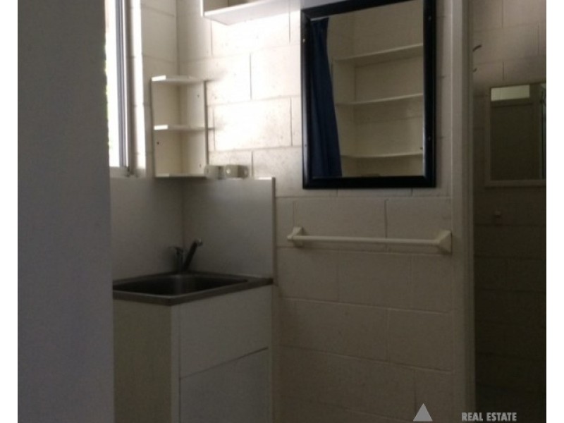 Unit 4/6 Clark Dr, Emerald QLD 4720