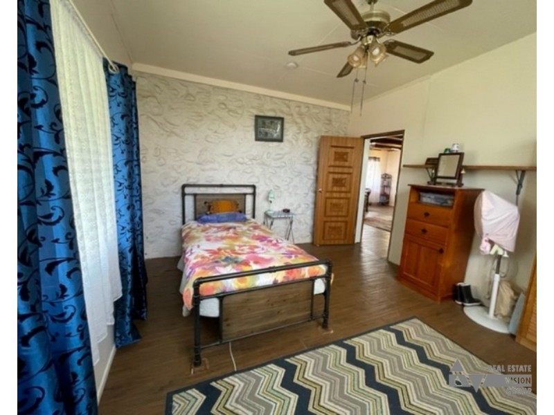 1021 Rubyvale Sapphire Rd, Sapphire QLD 4702