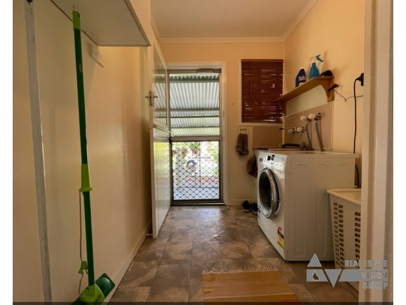 41 Littlefield St, Blackwater QLD 4717