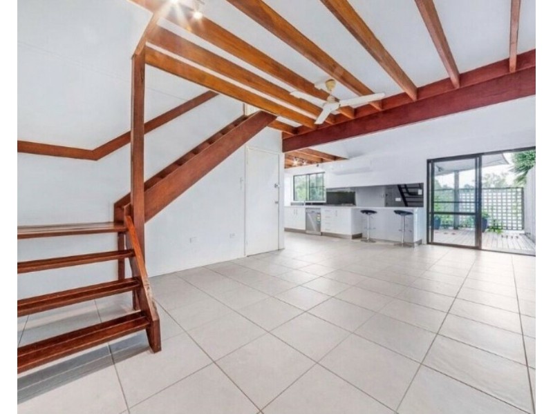 Unit 1/4 Border Dr, Cannonvale QLD 4802