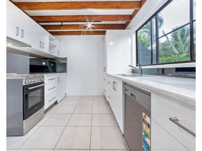 Unit 1/4 Border Dr, Cannonvale QLD 4802