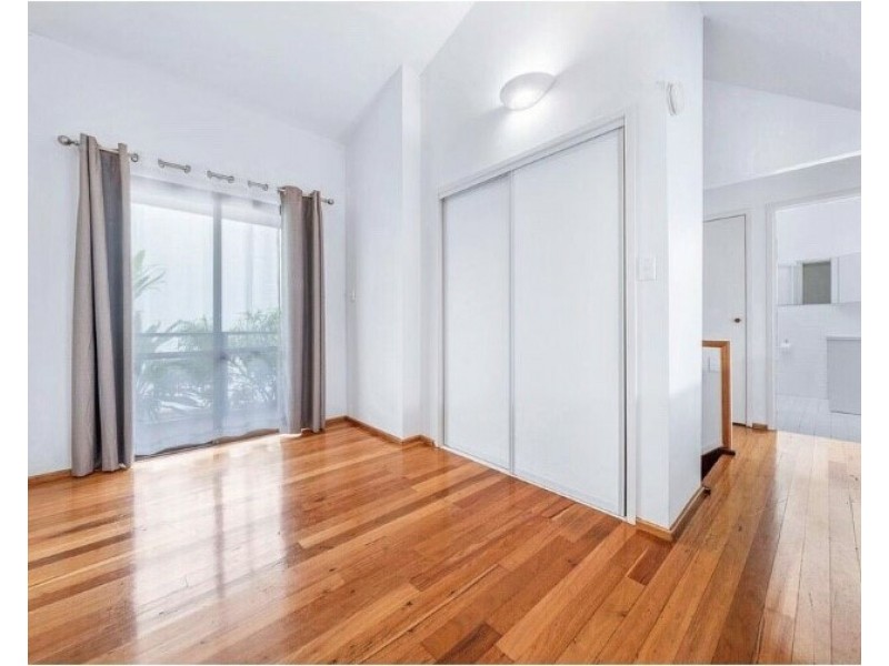 Unit 1/4 Border Dr, Cannonvale QLD 4802