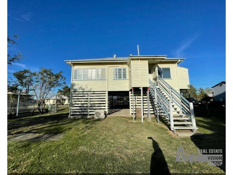 10 Pandanus St, Blackwater QLD 4717