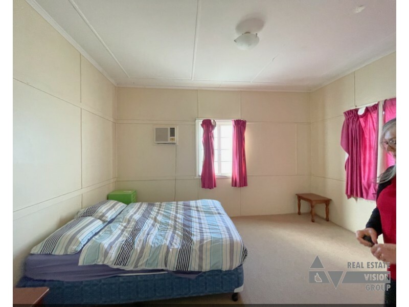 10 Pandanus St, Blackwater QLD 4717