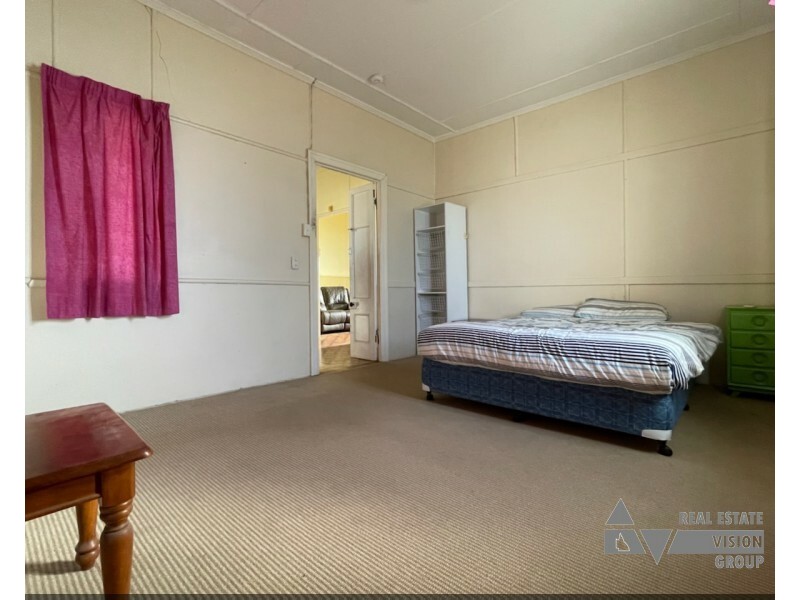 10 Pandanus St, Blackwater QLD 4717