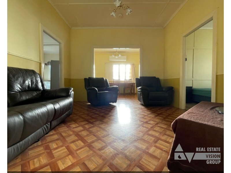 10 Pandanus St, Blackwater QLD 4717