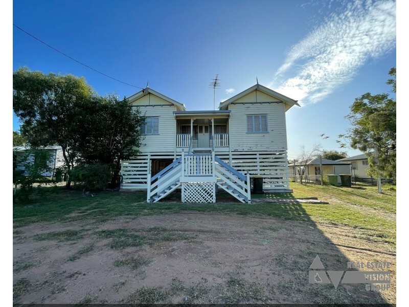 10 Pandanus St, Blackwater QLD 4717