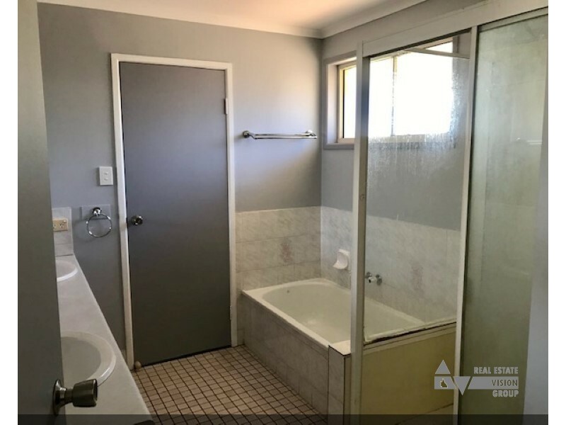 29 Park Ave, Emerald QLD 4720