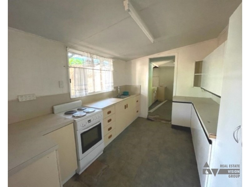 35 Rockhound Rd, Sapphire QLD 4702