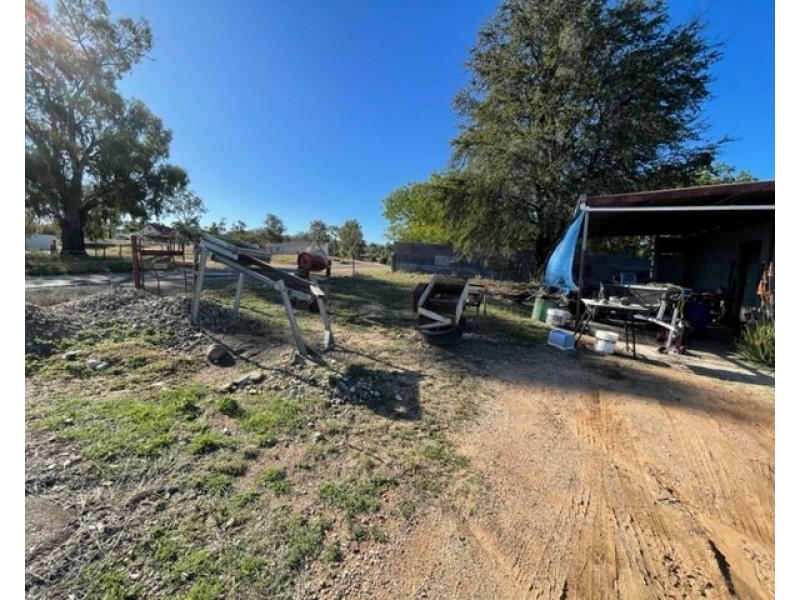 MC70882 Rifle Range Road, Sapphire QLD 4702