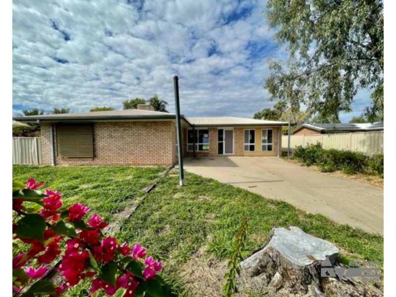 5 Louisa Ct, Emerald QLD 4720
