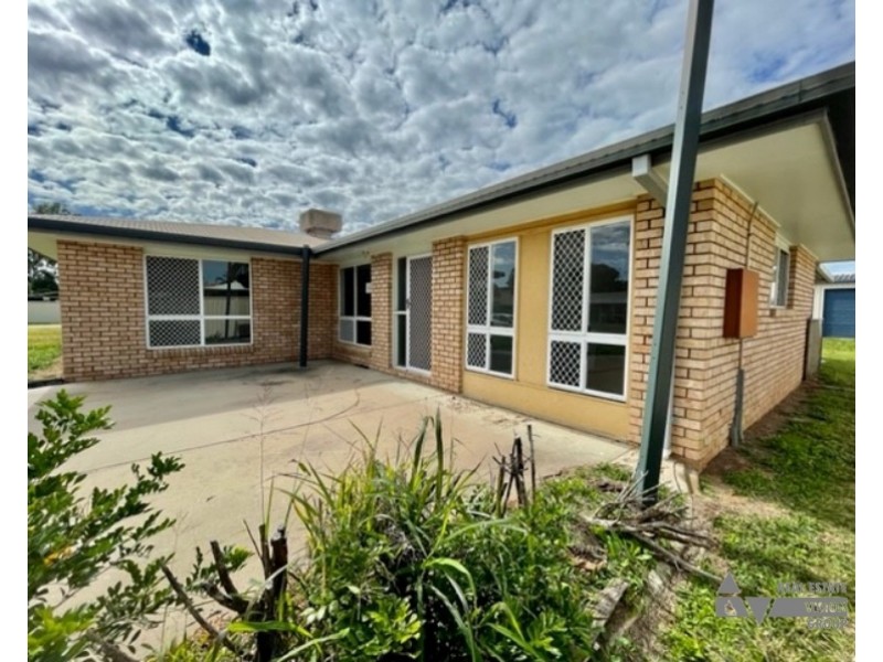 5 Louisa Ct, Emerald QLD 4720