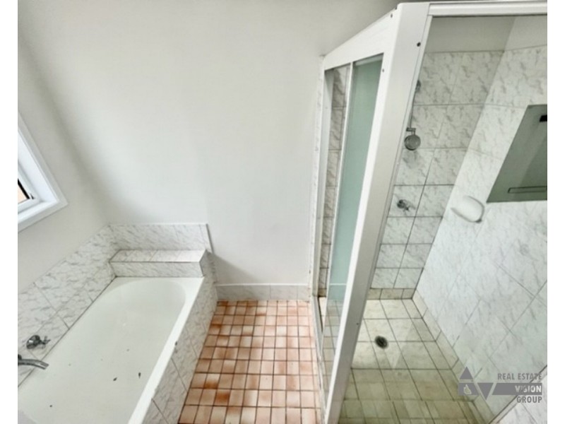 5 Louisa Ct, Emerald QLD 4720