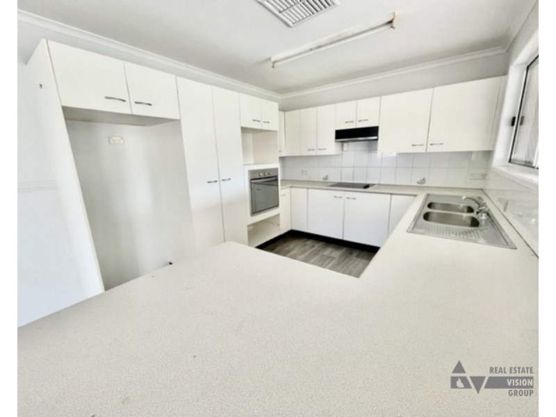 5 Louisa Ct, Emerald QLD 4720