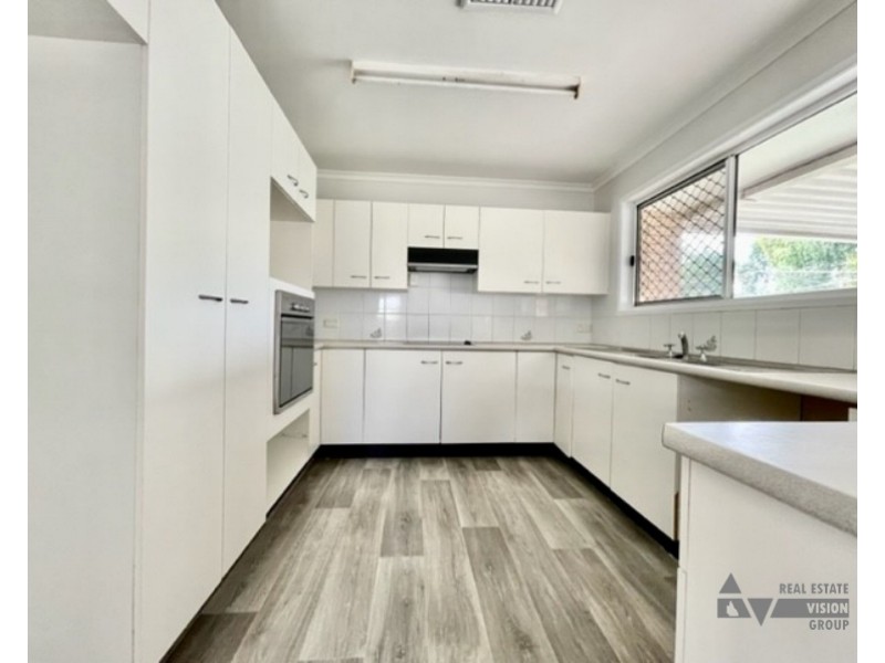 5 Louisa Ct, Emerald QLD 4720