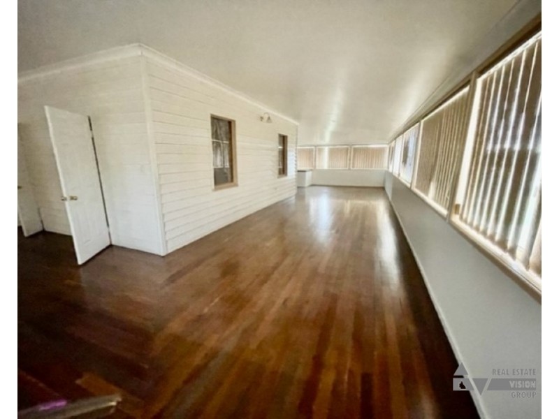 14 Charles St, Springsure QLD 4722