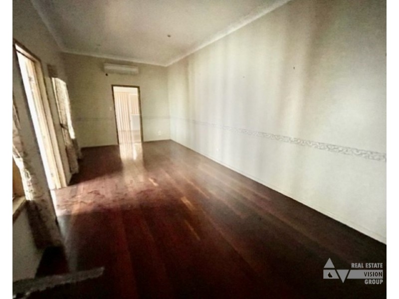 14 Charles St, Springsure QLD 4722