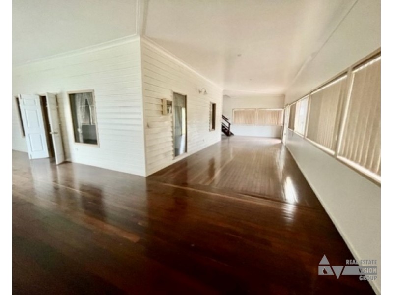 14 Charles St, Springsure QLD 4722