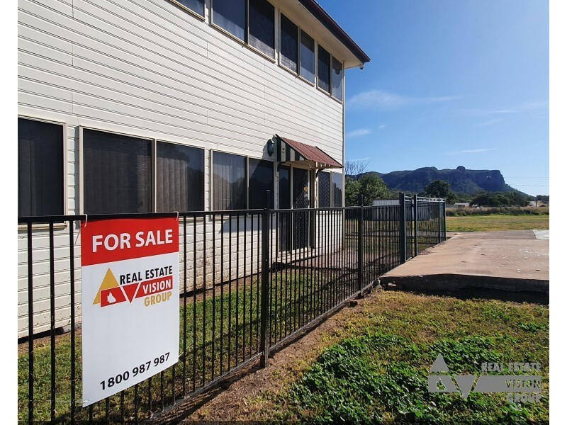 14 Charles St, Springsure QLD 4722