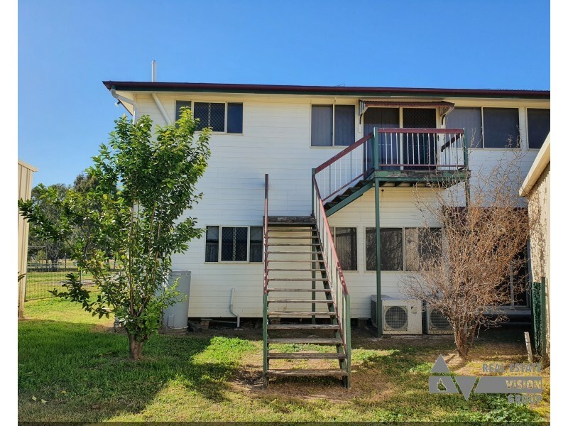 14 Charles St, Springsure QLD 4722