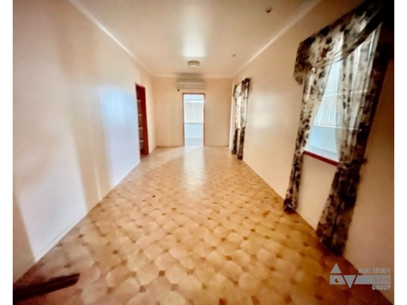 14 Charles St, Springsure QLD 4722