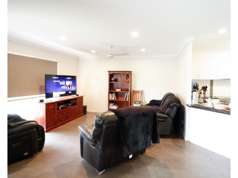 Unit 1/46 South Molle Bvd, Cannonvale QLD 4802