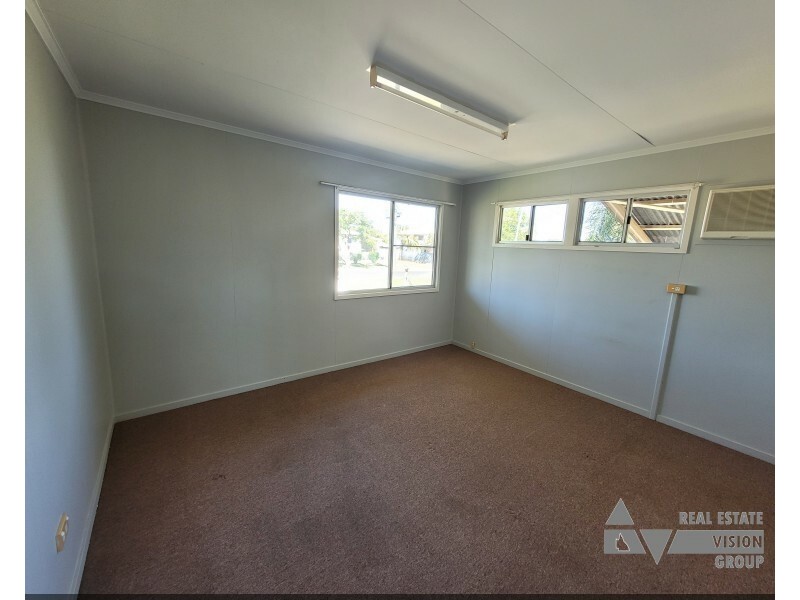 39 Fay St, Blackwater QLD 4717