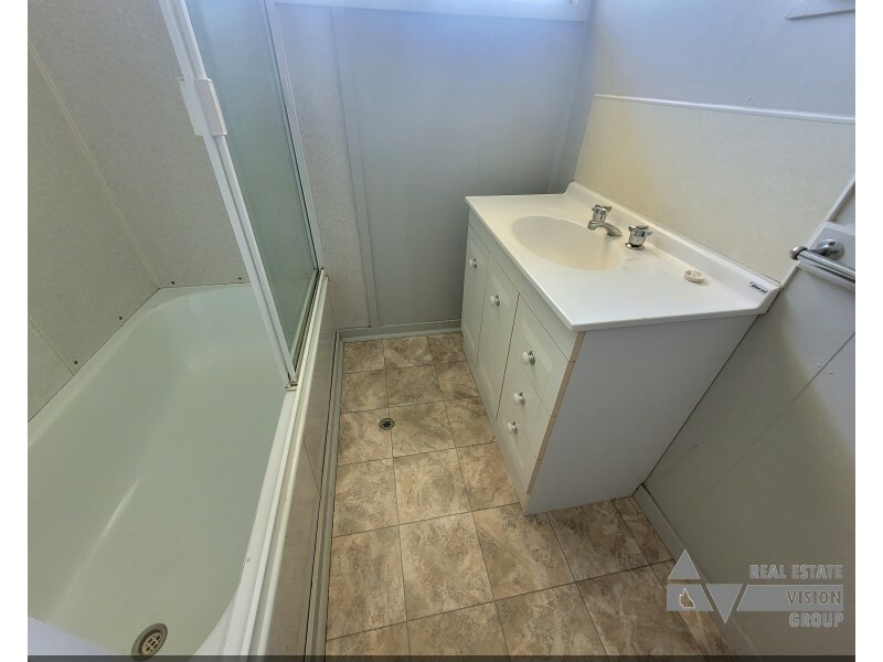 39 Fay St, Blackwater QLD 4717