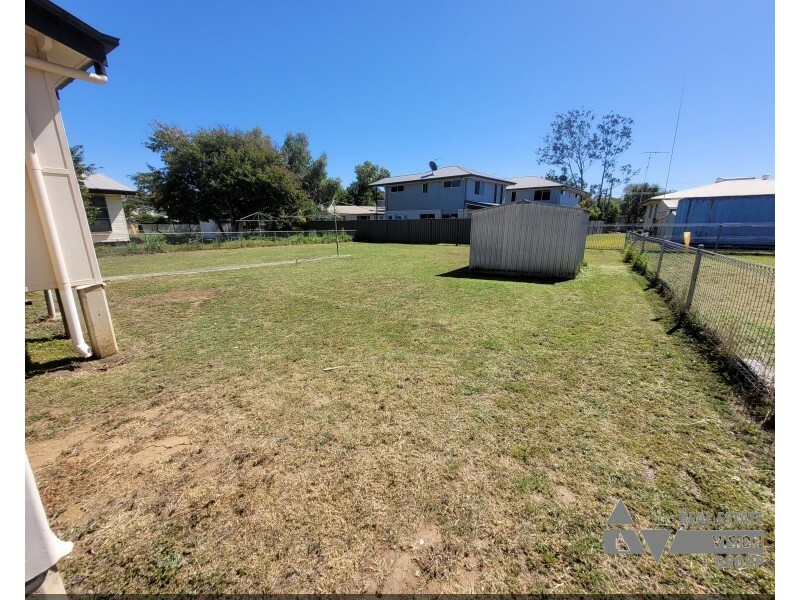 39 Fay St, Blackwater QLD 4717