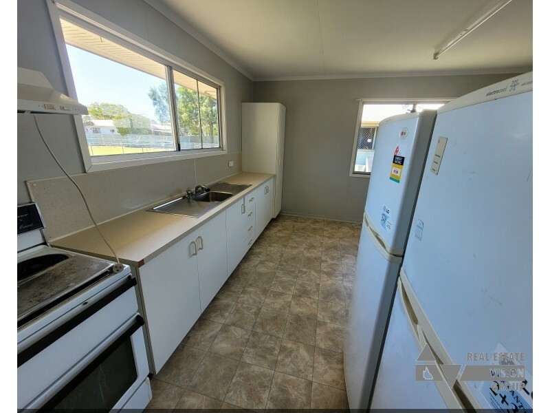 39 Fay St, Blackwater QLD 4717