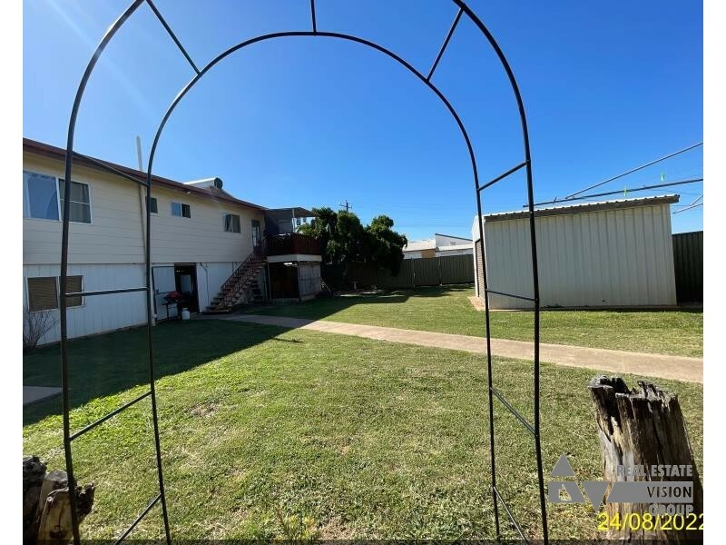 43 Arthur St, Blackwater QLD 4717