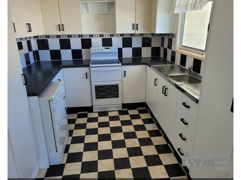 6 Donovan St, Blackwater QLD 4717