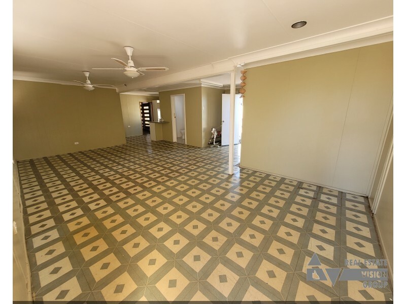 6 Donovan St, Blackwater QLD 4717