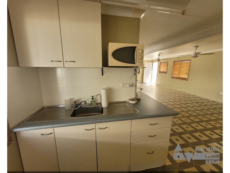 6 Donovan St, Blackwater QLD 4717