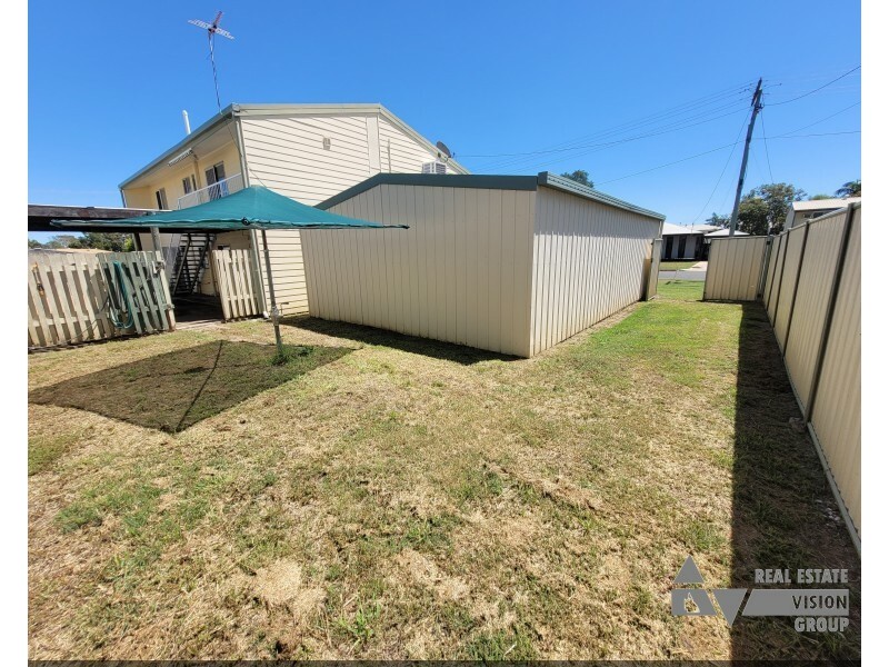 6 Donovan St, Blackwater QLD 4717