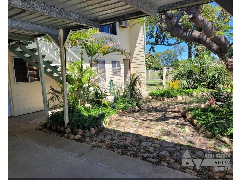 6 Donovan St, Blackwater QLD 4717