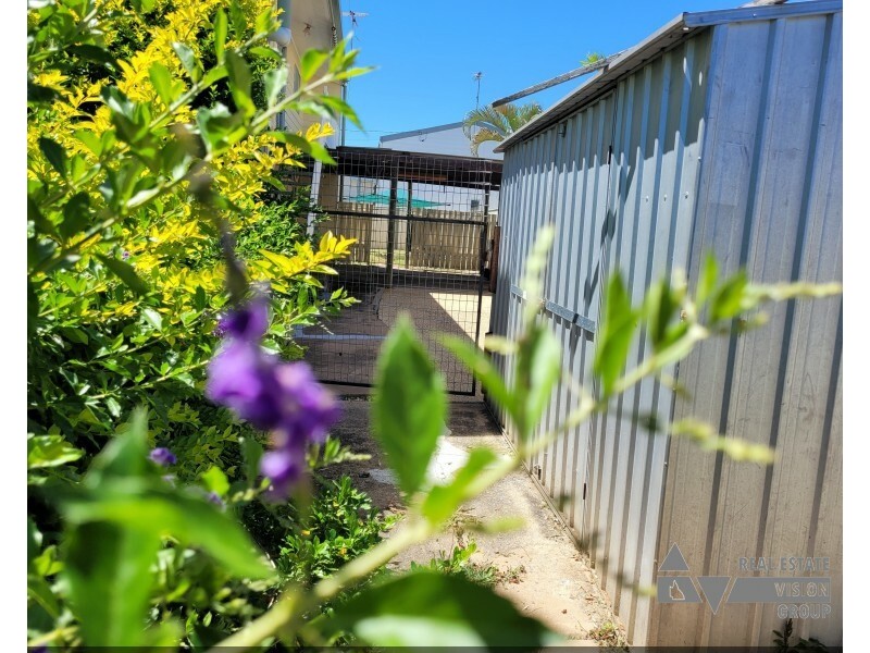 6 Donovan St, Blackwater QLD 4717