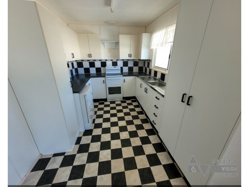 6 Donovan St, Blackwater QLD 4717