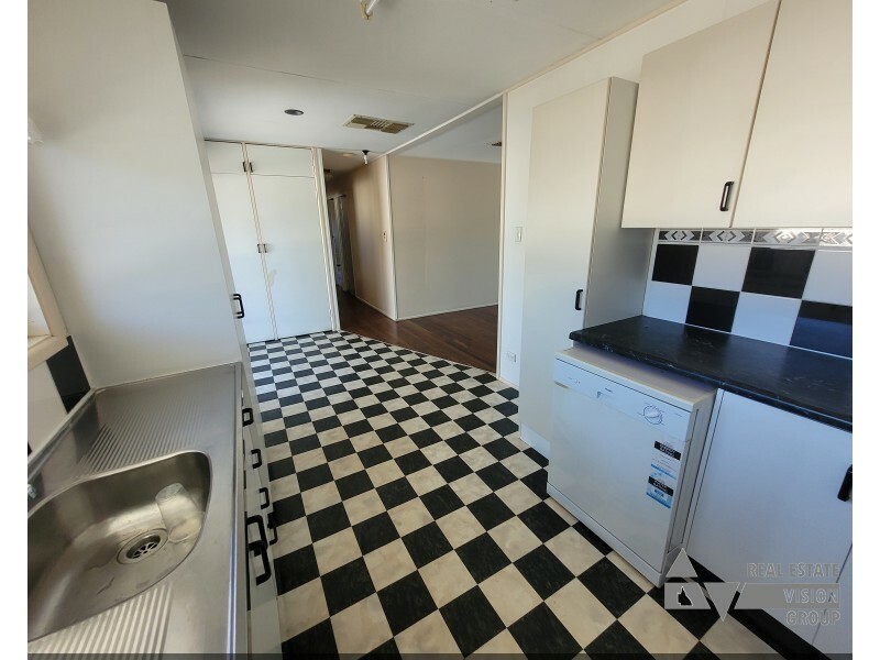 6 Donovan St, Blackwater QLD 4717